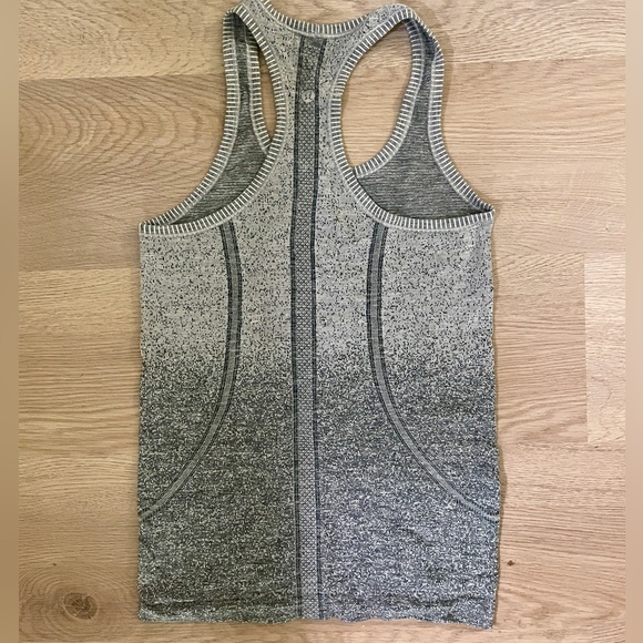 Lululemon Switfly Gradient Tank Size 2 - Picture 2 of 3